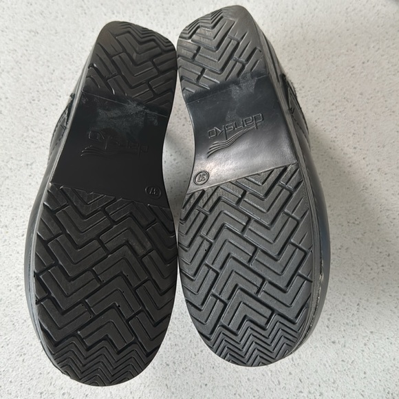 🍍NWOBDansko Black Clogs Slip-Ons🍍SZ 6.5/37 - Picture 3 of 4
